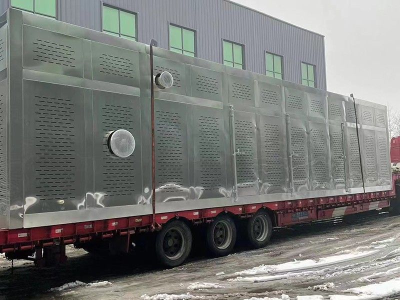 蘭鷹環(huán)?？萍加邢薰景l(fā)貨現(xiàn)場(chǎng)